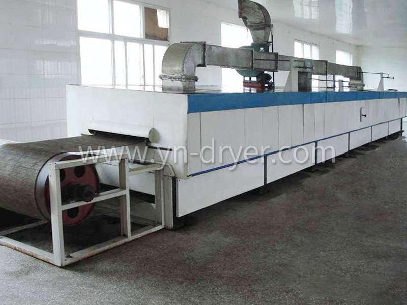 Chinese medicine decoction belt dryer